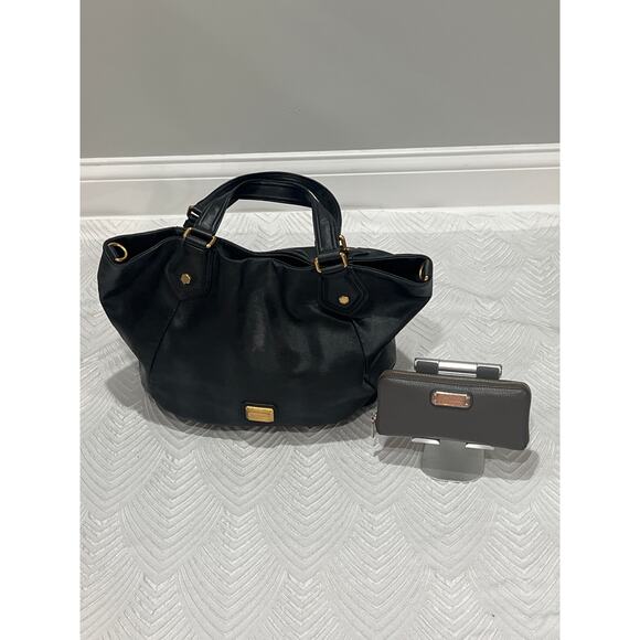Marc Jacobs Large Black Leather Tote + Zip Wallet Bundle | Excellent Condition - Picture 2 of 15